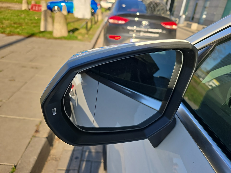 Zdjęcie zwierciadła lusterka lewego