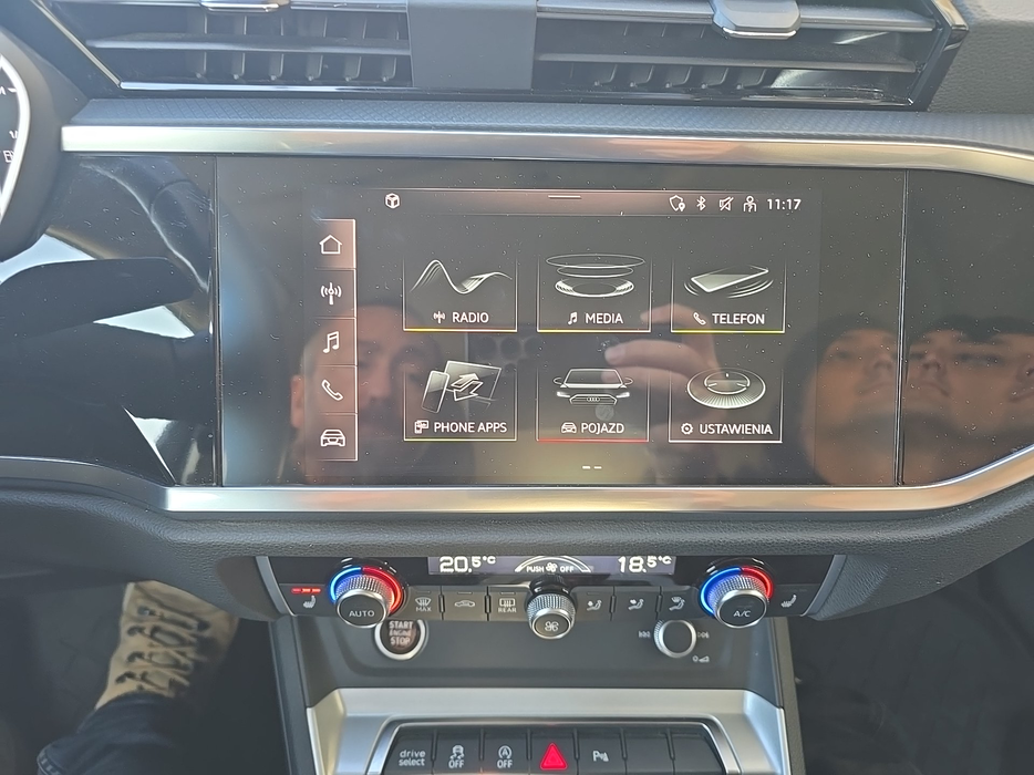 Zdjęcie jednostki multimedialnej