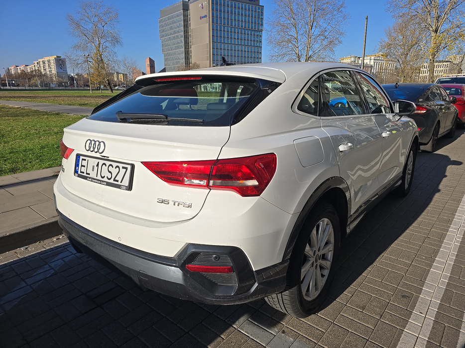 Zdjęcie po ukosie, prawy tył