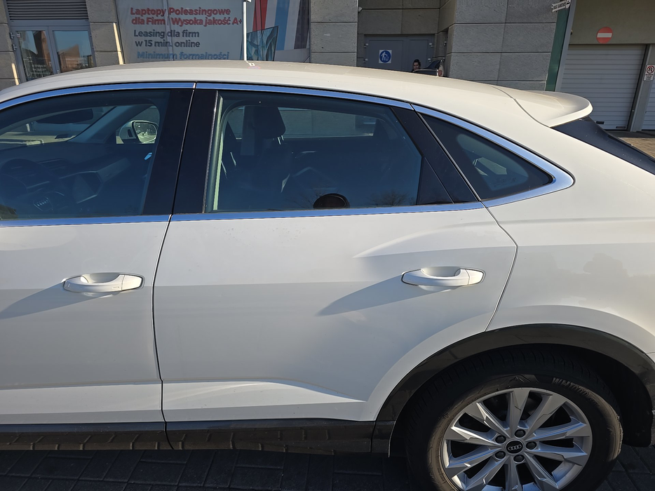 Zdjęcie drzwi tylne lewe wraz z szybą