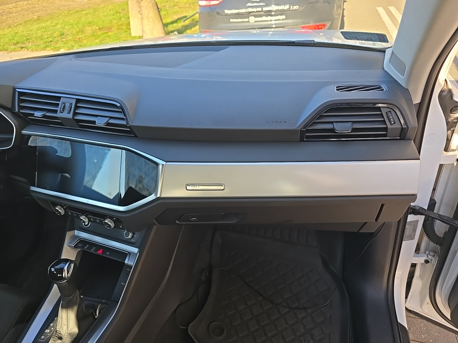 Zdjęcie kokpitu części prawej