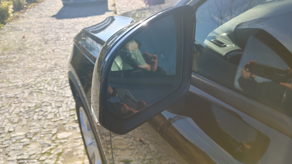 Zdjęcie zwierciadła lusterka lewego