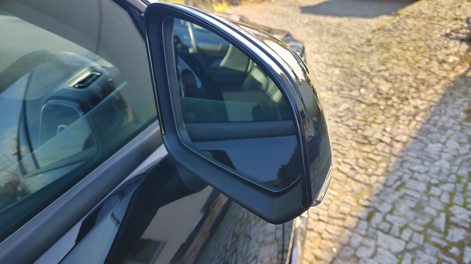 Zdjęcie zwierciadła lusterka prawego