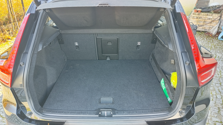 Zdjęcie przestrzeni bagażowej