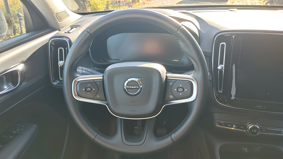 Zdjęcie kokpitu i kierownicy