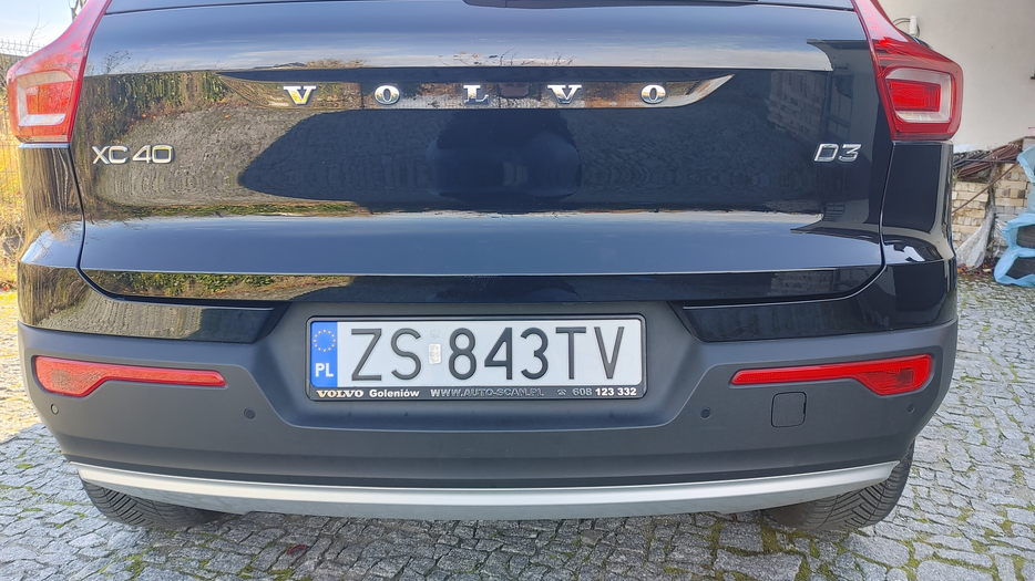 Zdjęcie pokrywy bagażnika