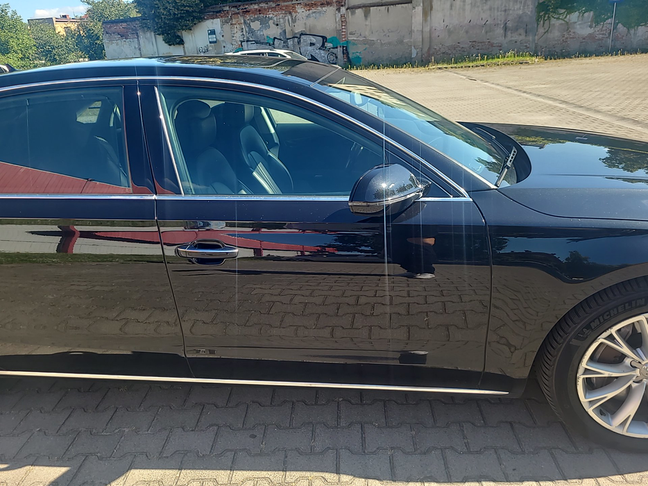 Zdjęcie drzwi przednich prawych wraz z szybą