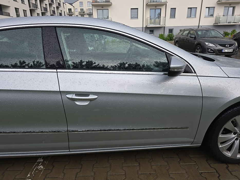 Zdjęcie drzwi przednich prawych wraz z szybą