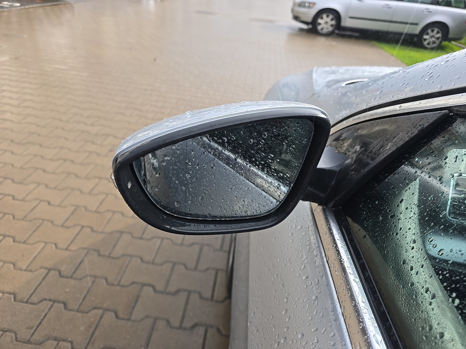 Zdjęcie zwierciadła lusterka lewego