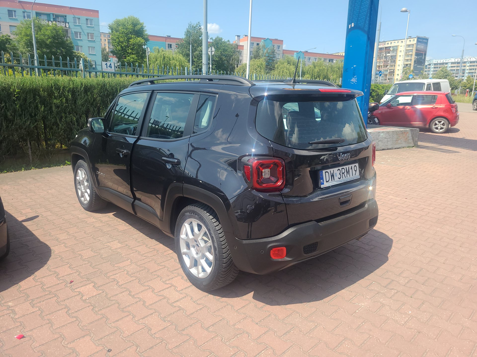 Zdjęcie po ukosie, lewy tył