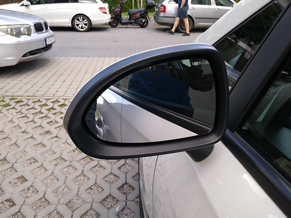 Zdjęcie zwierciadła lusterka lewego
