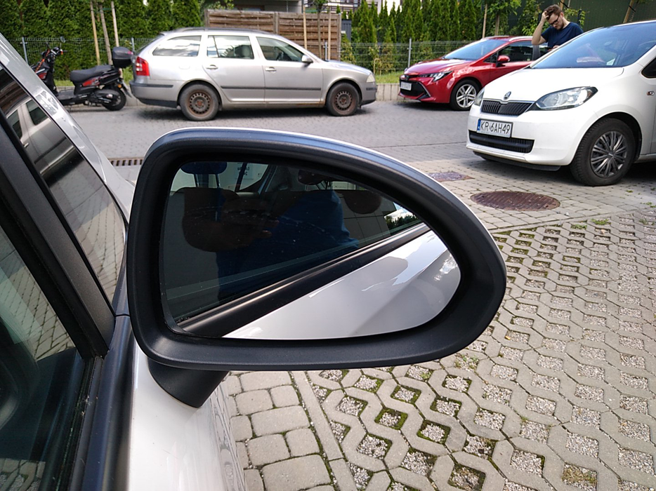 Zdjęcie zwierciadła lusterka prawego