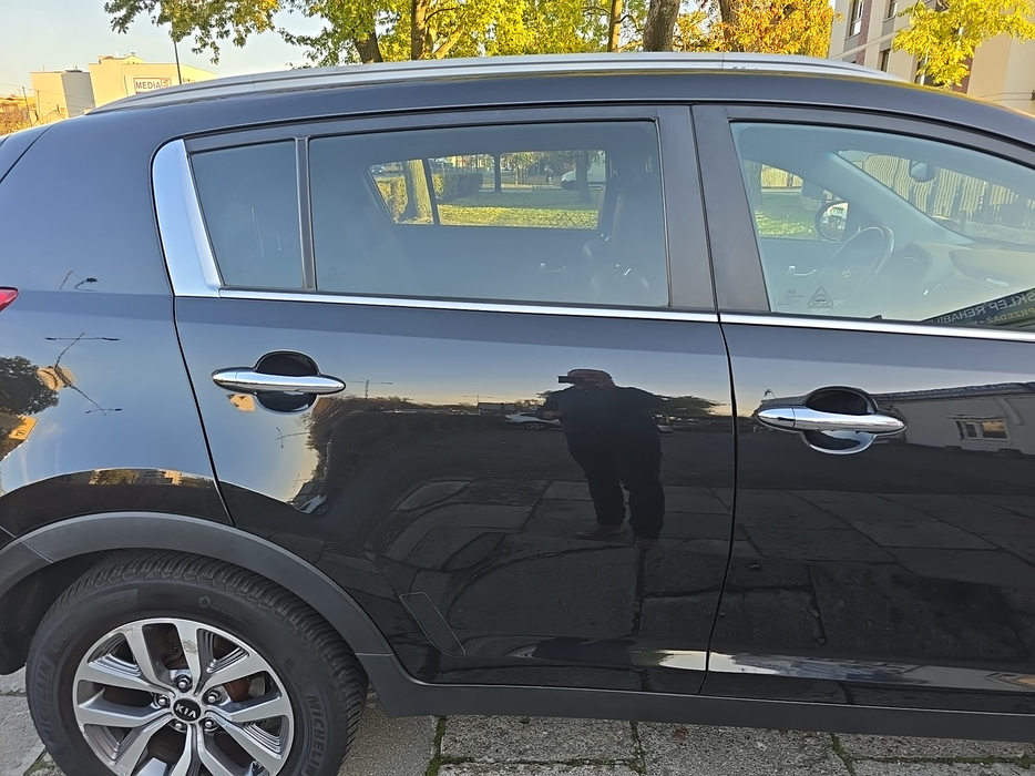 Zdjęcie drzwi tylnych prawych wraz z szybą