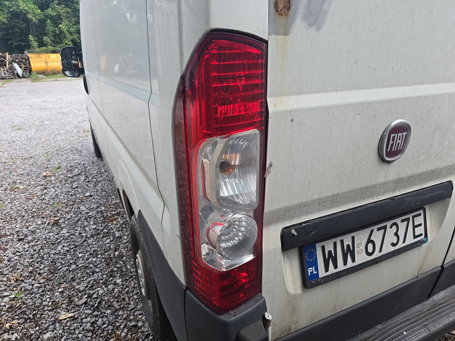 Zdjęcie oświetlenia tylnego lewego