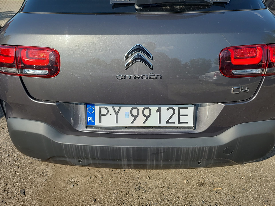 Zdjęcie pokrywy bagażnika