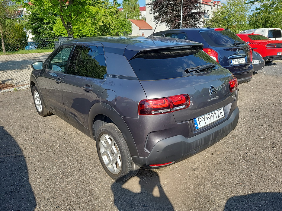 Zdjęcie po ukosie, lewy tył