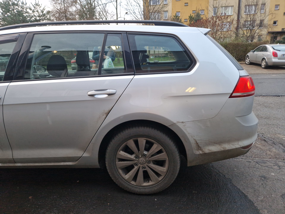 Zdjęcie błotnika tylnego lewego