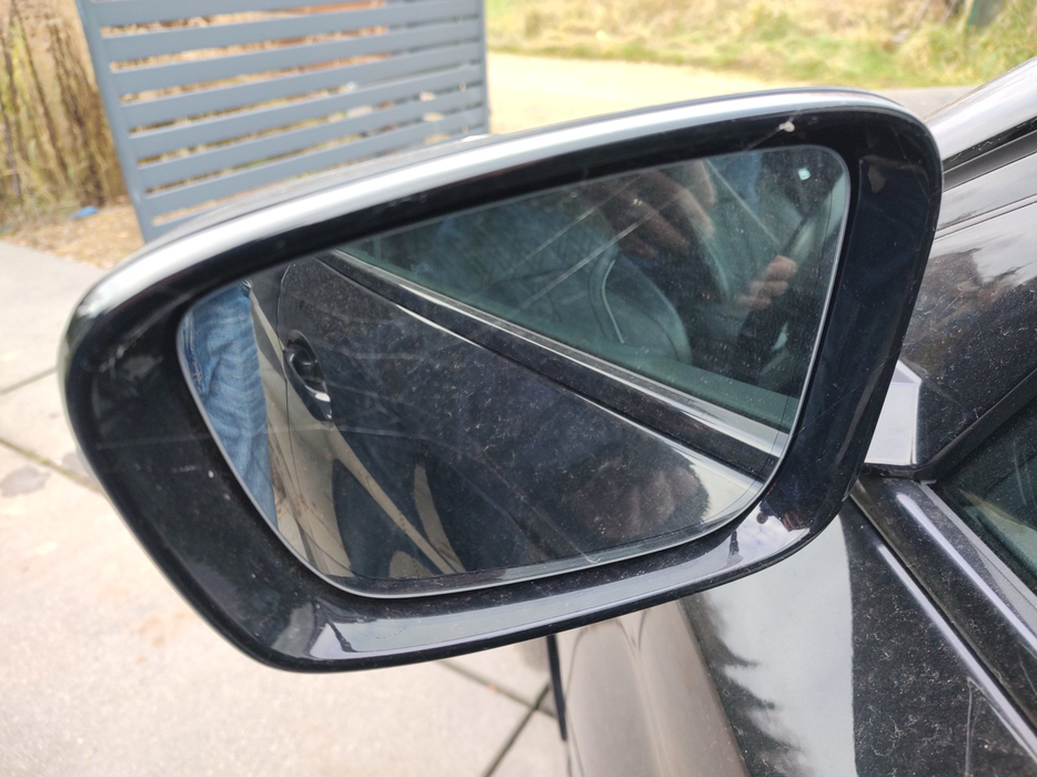 Zdjęcie zwierciadła lusterka lewego