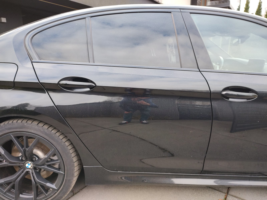 Zdjęcie drzwi tylnych prawych wraz z szybą