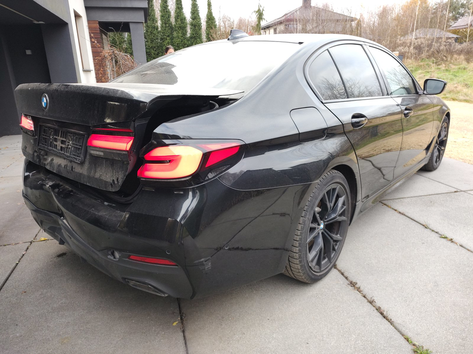 Zdjęcie po ukosie, prawy tył