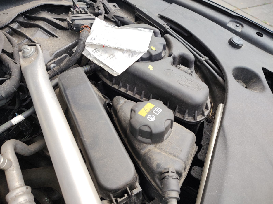 Zdjęcie zbiorniczka płynu chłodzącego