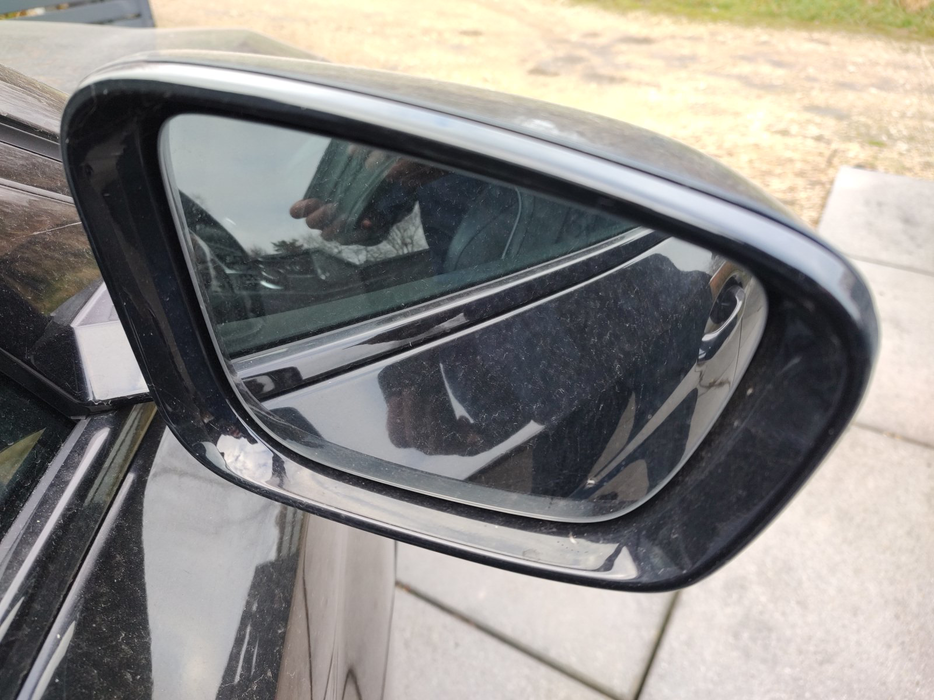 Zdjęcie zwierciadła lusterka prawego