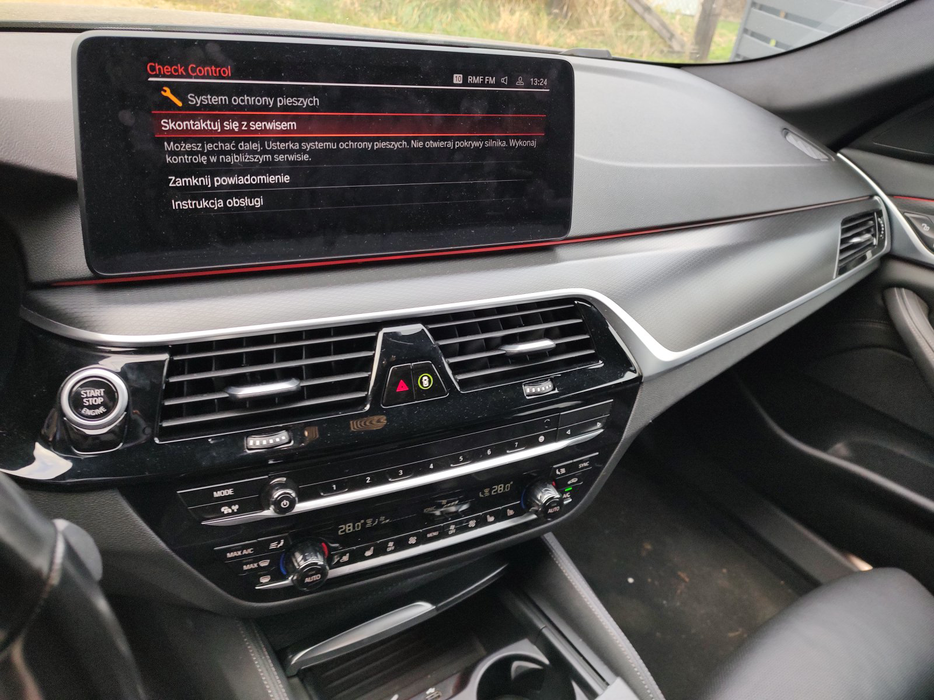 Zdjęcie jednostki multimedialnej