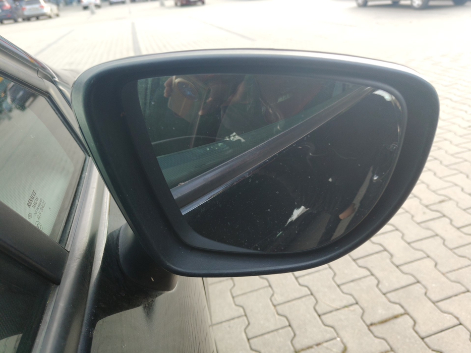 Zdjęcie zwierciadła lusterka prawego