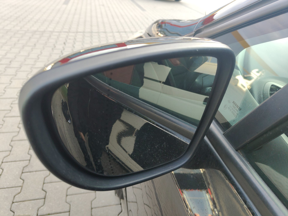 Zdjęcie zwierciadła lusterka lewego