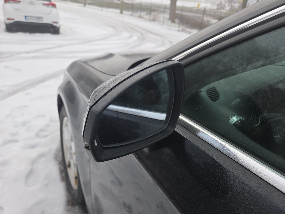 Zdjęcie zwierciadła lusterka lewego