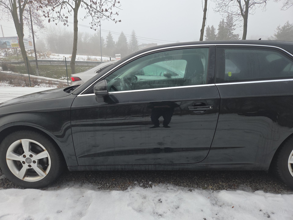 Zdjęcie drzwi przednich lewych wraz z szybą