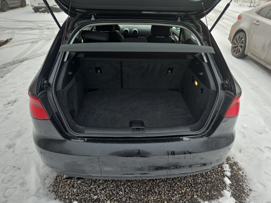 Zdjęcie przestrzeni bagażowej