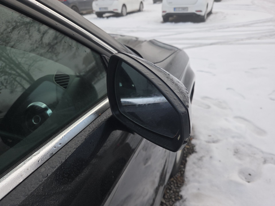 Zdjęcie zwierciadła lusterka prawego