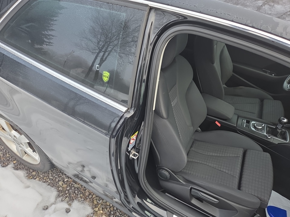 Zdjęcie słupka B prawego