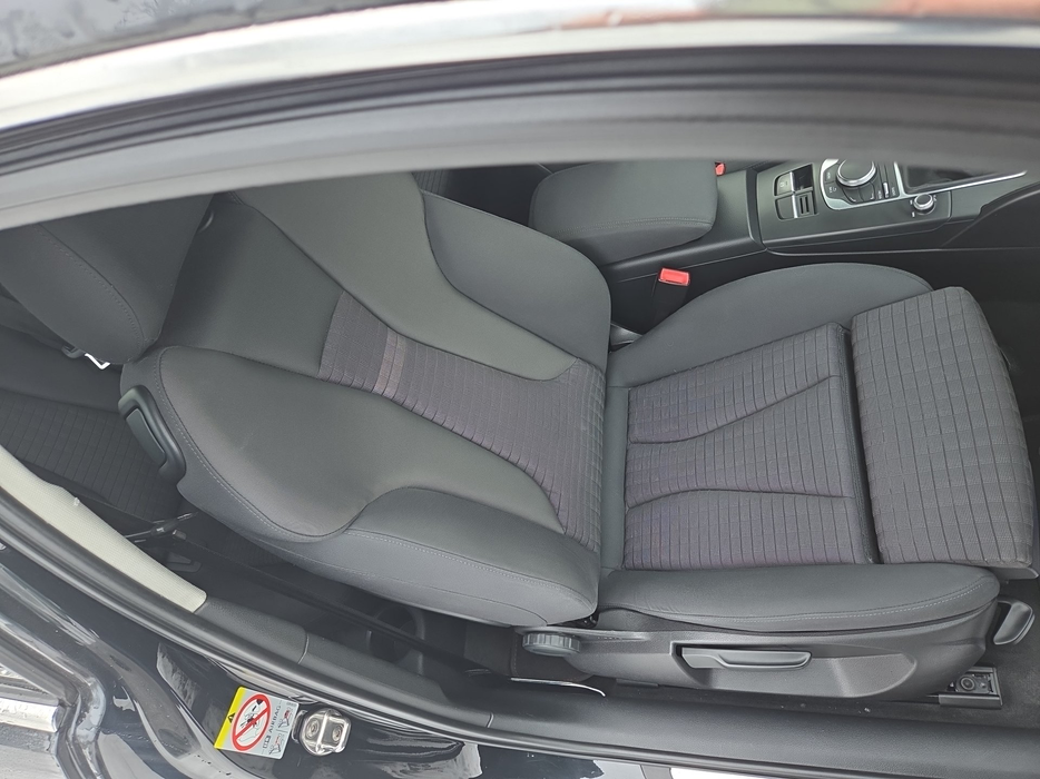 Zdjęcie fotela przedniego prawego