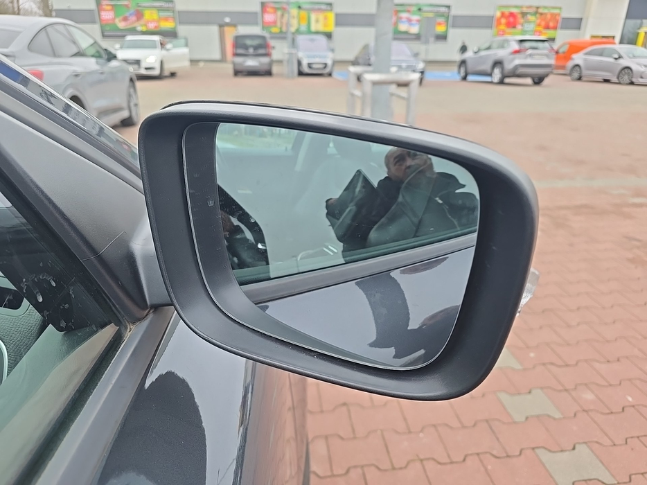 Zdjęcie zwierciadła lusterka prawego