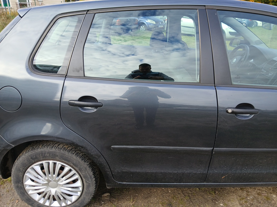 Zdjęcie drzwi tylnych prawych wraz z szybą