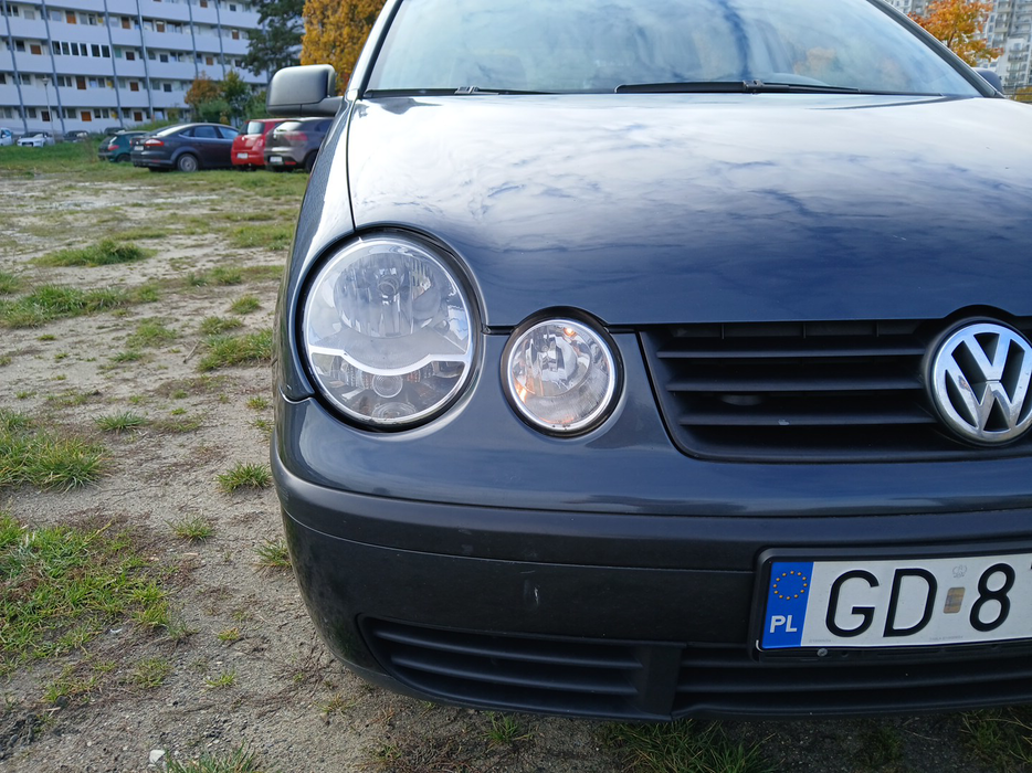 Zdjęcie oświetlenia przedniego i dolnego prawego