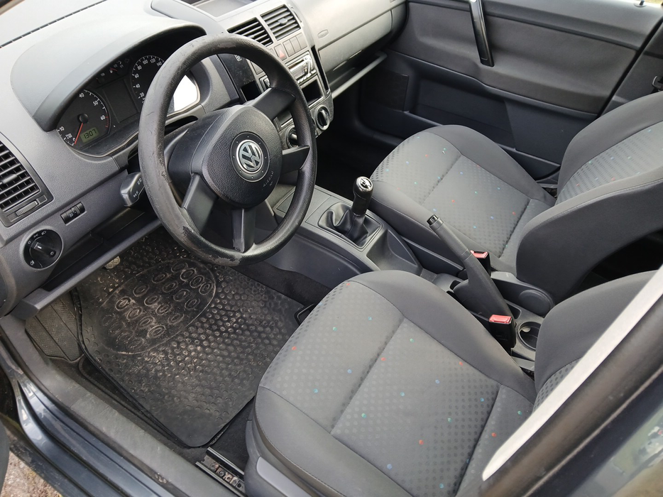 Zdjęcie wnętrza od kierowcy, przód