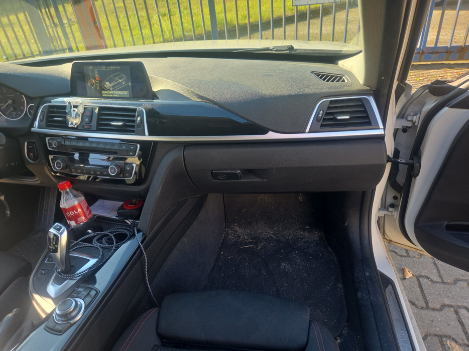 Zdjęcie kokpitu części prawej