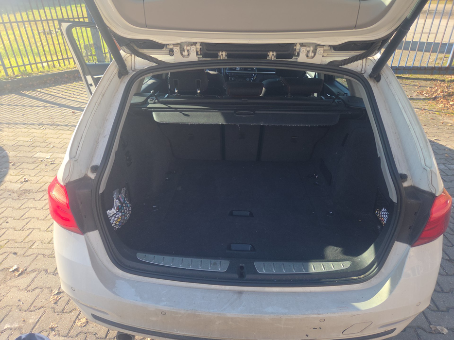 Zdjęcie przestrzeni bagażowej