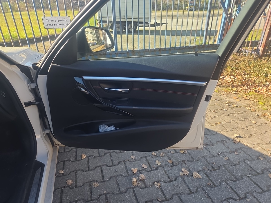 Zdjęcie tapicerki drzwi przednich prawych