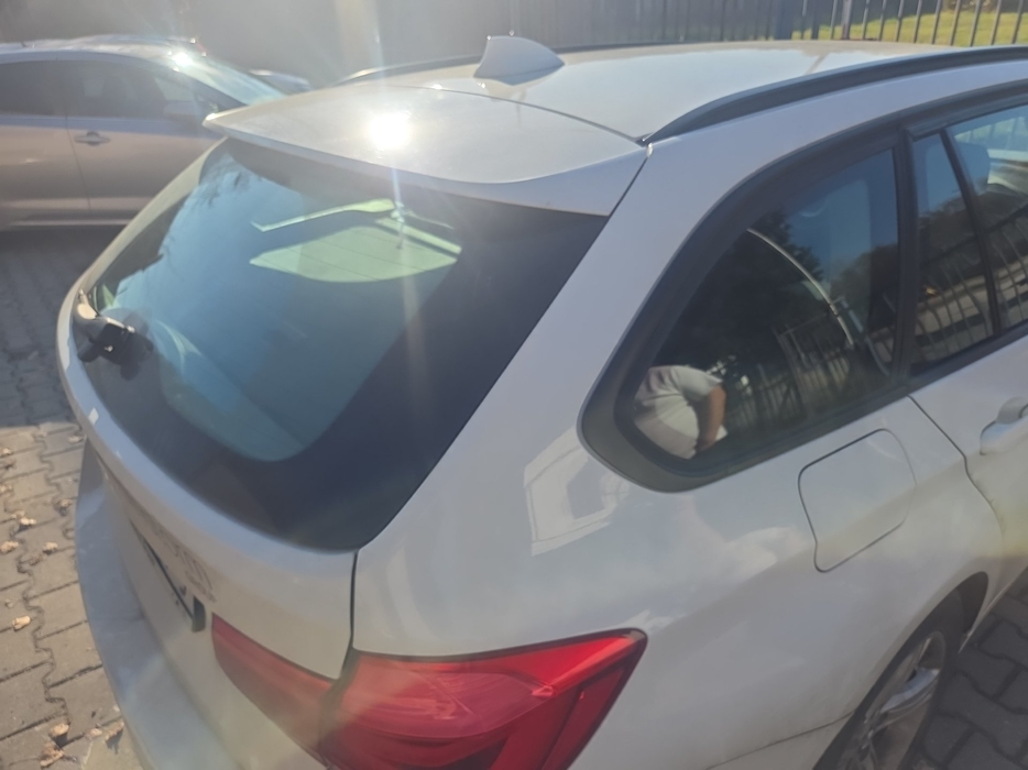 Zdjęcie słupka C prawego