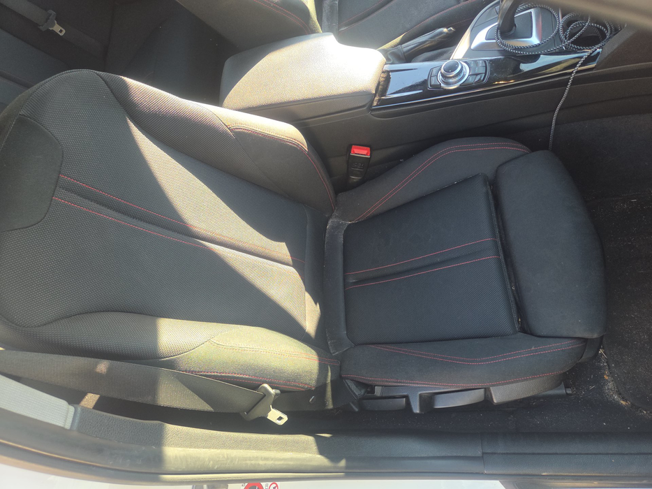 Zdjęcie fotela przedniego prawego