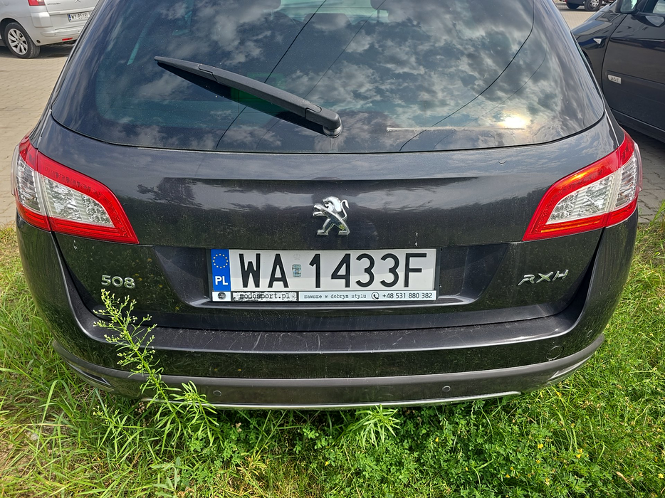Zdjęcie pokrywy bagażnika