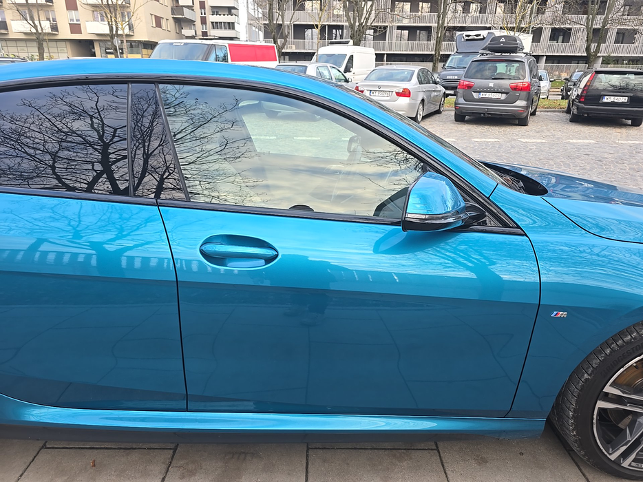 Zdjęcie drzwi przednich prawych wraz z szybą