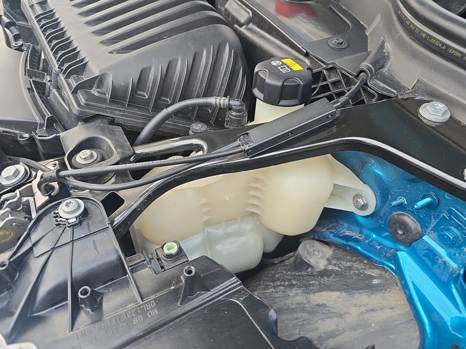 Zdjęcie zbiorniczka płynu chłodzącego