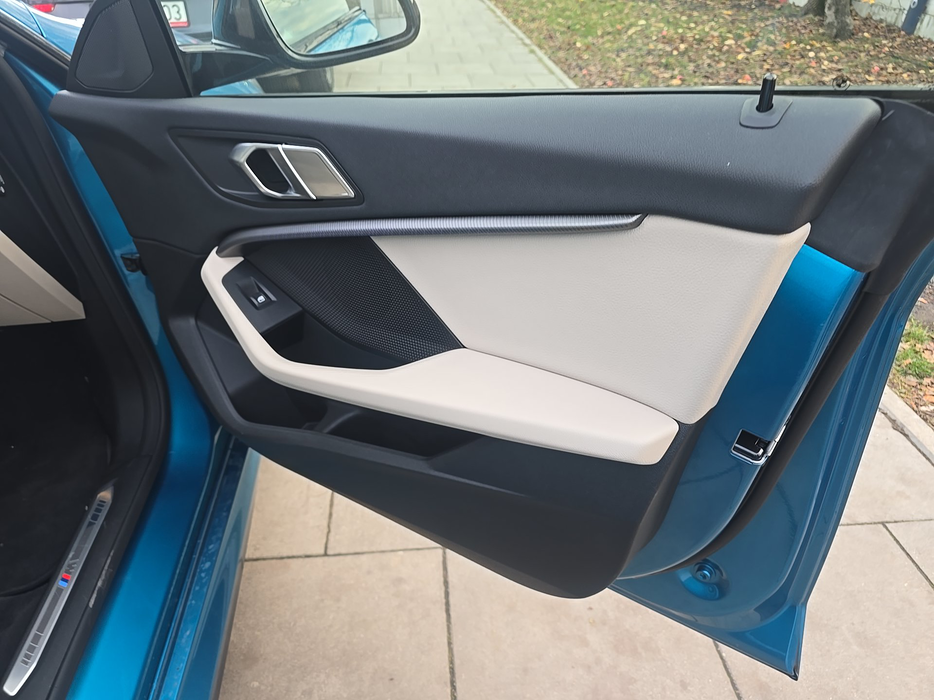 Zdjęcie tapicerki drzwi przednich prawych