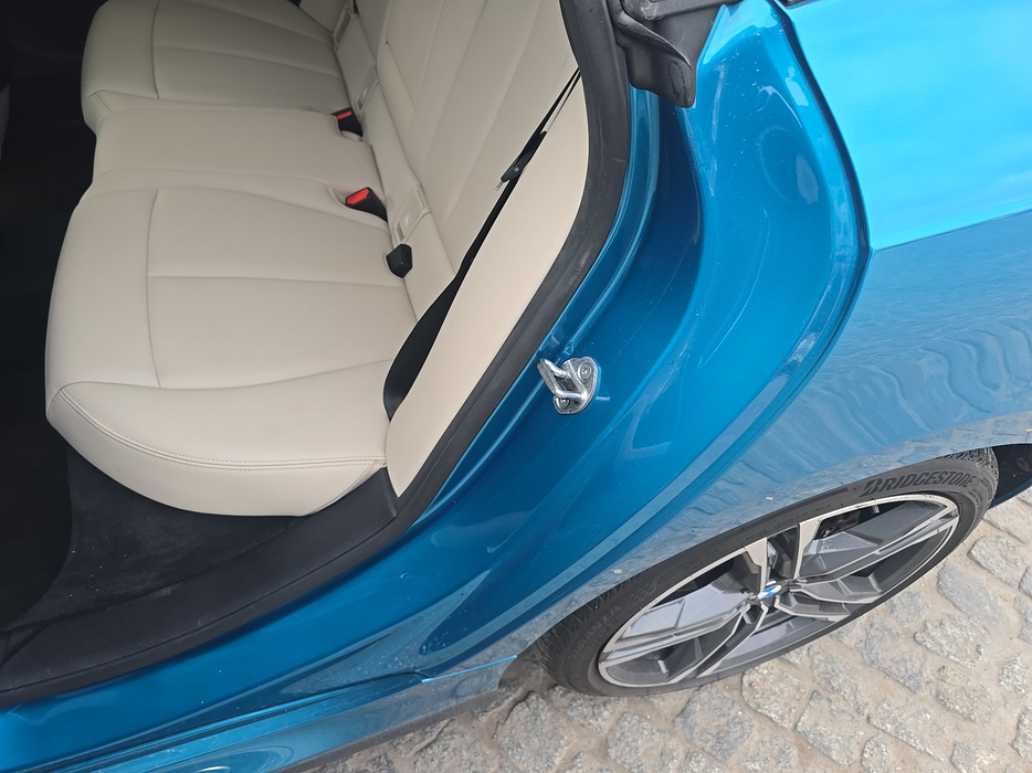 Zdjęcie słupka C lewego