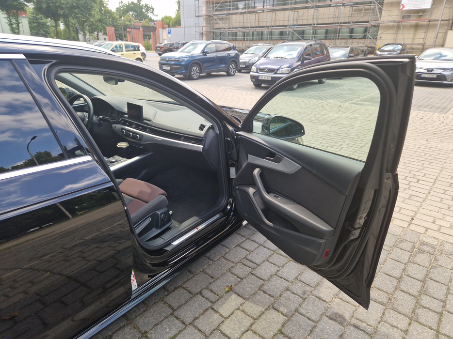 Zdjęcie wnętrza od pasażera, przód